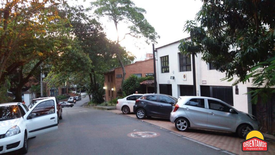 Casa disponible para la venta en Medellín el codigo es 13890 foto numero 3