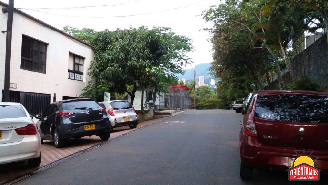 Casa disponible para la venta en Medellín el codigo es 13890 foto numero 5
