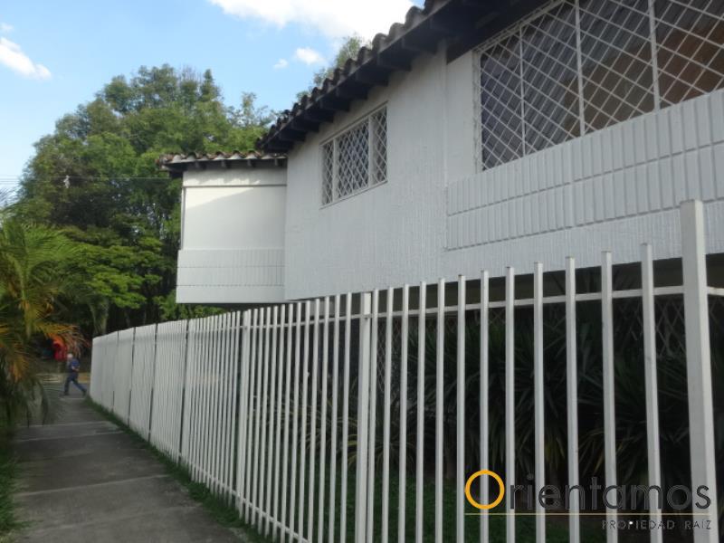 Casa para el arriendo en Medellin - Laureles el codigo es 14936 foto numero 3