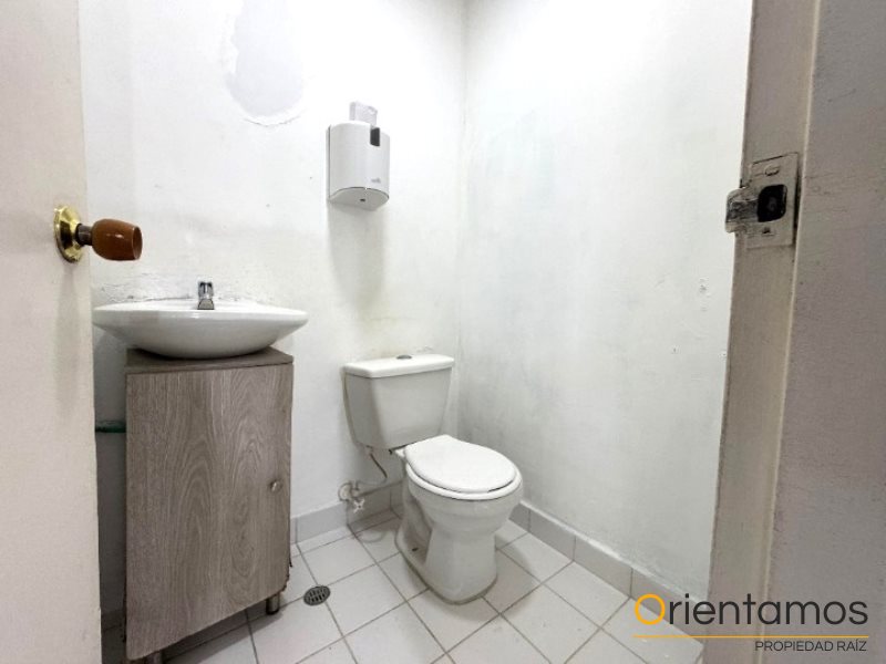 Casa-local disponible para el arriendo en Medellín el codigo es 960 foto numero 6
