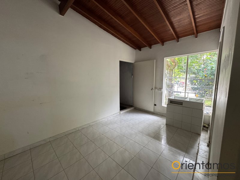 Casa-local disponible para el arriendo en Medellín el codigo es 960 foto numero 9
