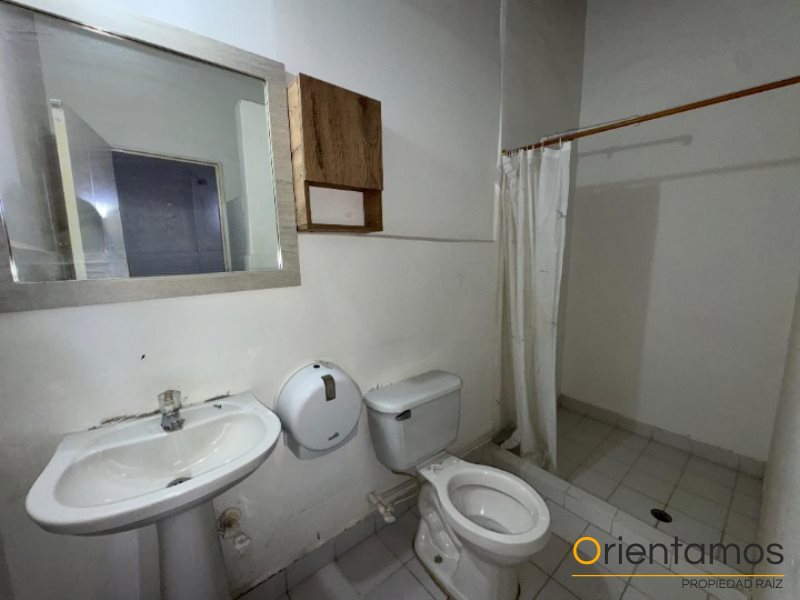 Casa-local disponible para el arriendo en Medellín el codigo es 960 foto numero 11