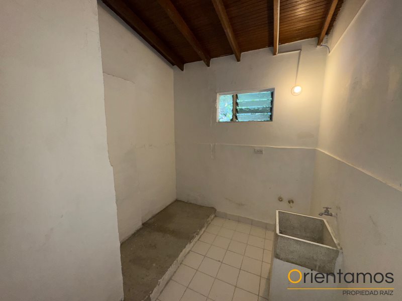 Casa-local disponible para el arriendo en Medellín el codigo es 960 foto numero 12