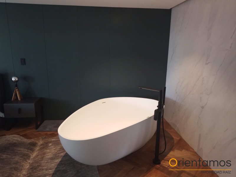 Casa para la venta en Medellín - El Poblado el codigo es 18395 foto numero 23