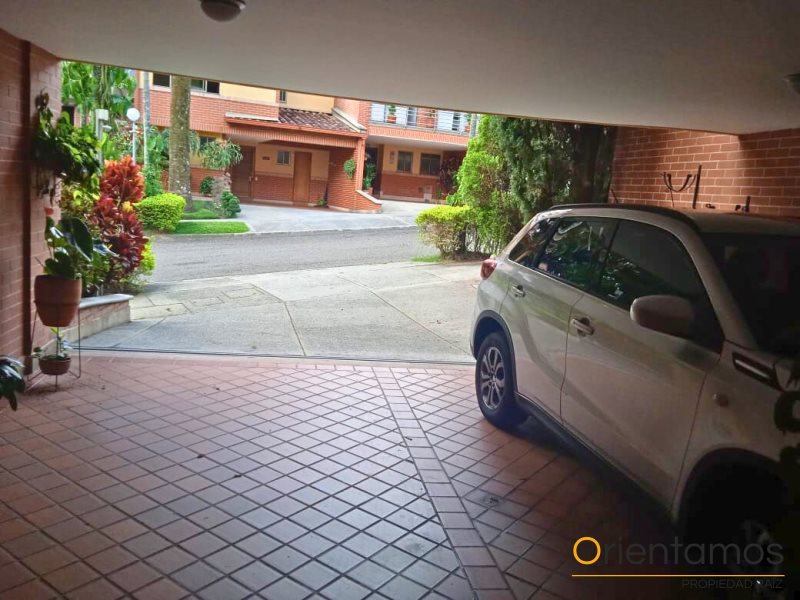 Casa para la venta en Envigado - Envigado el codigo es 20471 foto numero 3