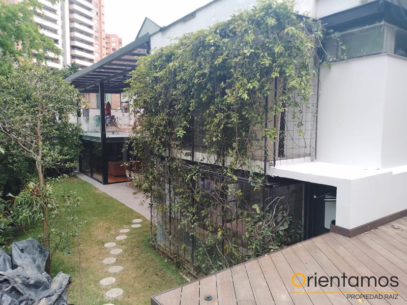 Casa para la venta en Medellín - El Poblado el codigo es 18395 foto numero 3