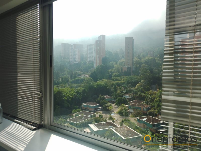 Oficina disponible para la venta en Medellín el codigo es 18537 foto numero 8