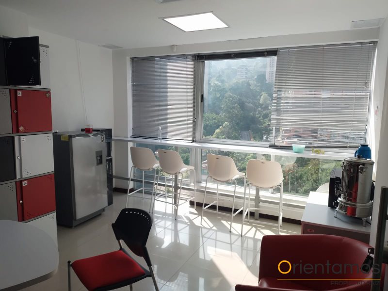 Oficina disponible para la venta en Medellín el codigo es 18537 foto numero 6