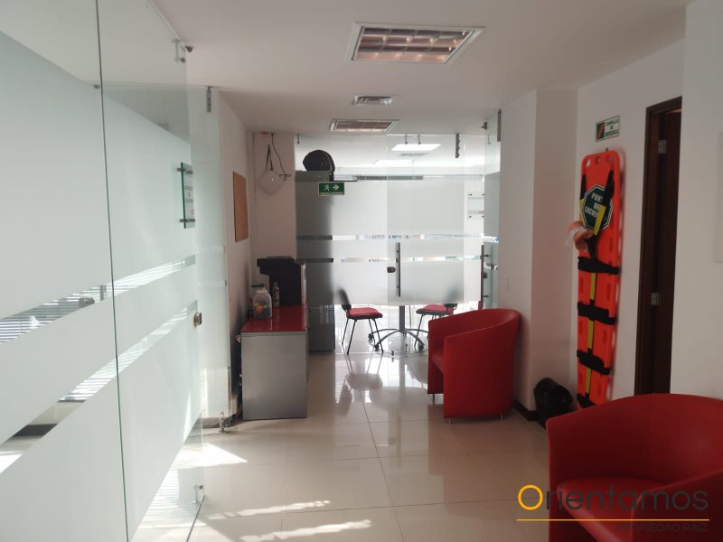 Oficina disponible para la venta en Medellín el codigo es 18537 foto numero 10