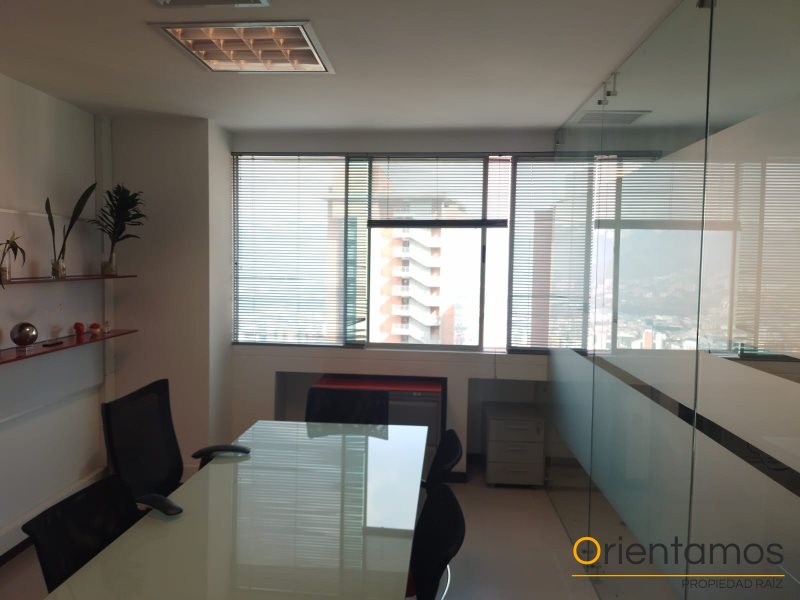 Oficina disponible para la venta en Medellín el codigo es 18537 foto numero 12