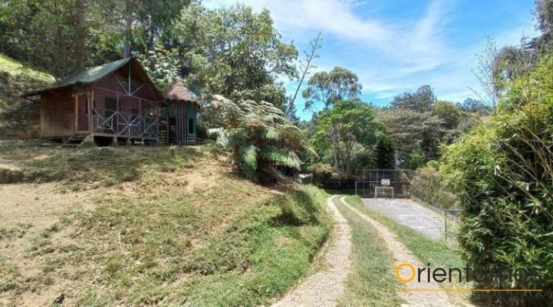 Casa disponible para la venta en Envigado el codigo es 19640 foto numero 11