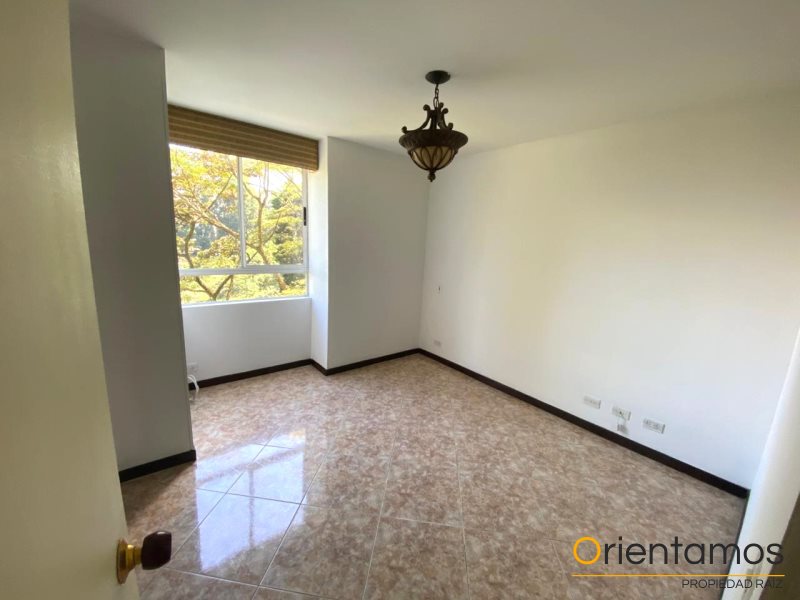 Apartamento disponible para el arriendo en Medellín el codigo es 20432 foto numero 4