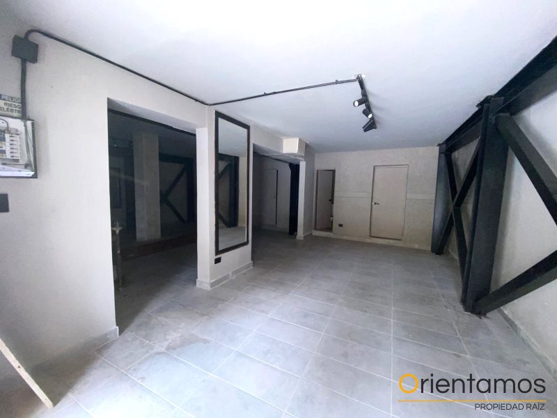 Local para el arriendo en Medellín - Belen el codigo es 20420 foto numero 3