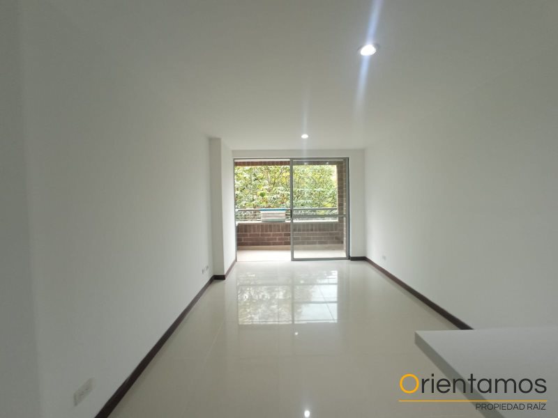 Apartamento disponible para el arriendo en Envigado el codigo es 20254 foto numero 3
