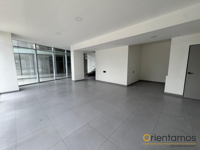 Local disponible para el arriendo en Envigado el codigo es 20318 foto numero 2