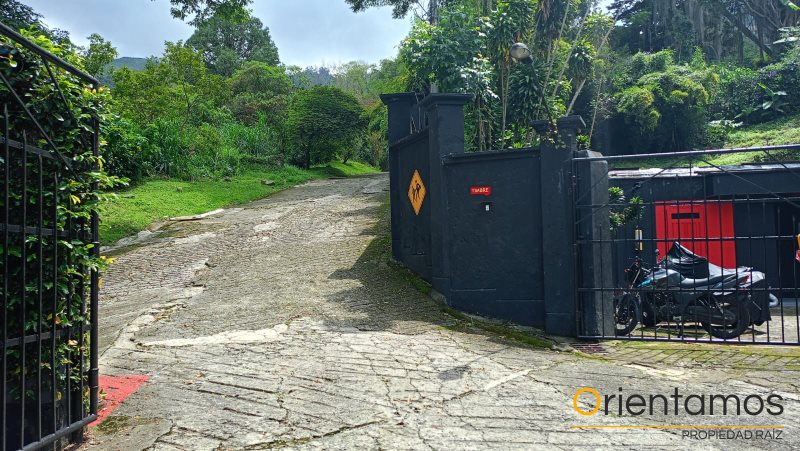 Oficina-Local disponible para el arriendo en Medellín el codigo es 19702 foto numero 9