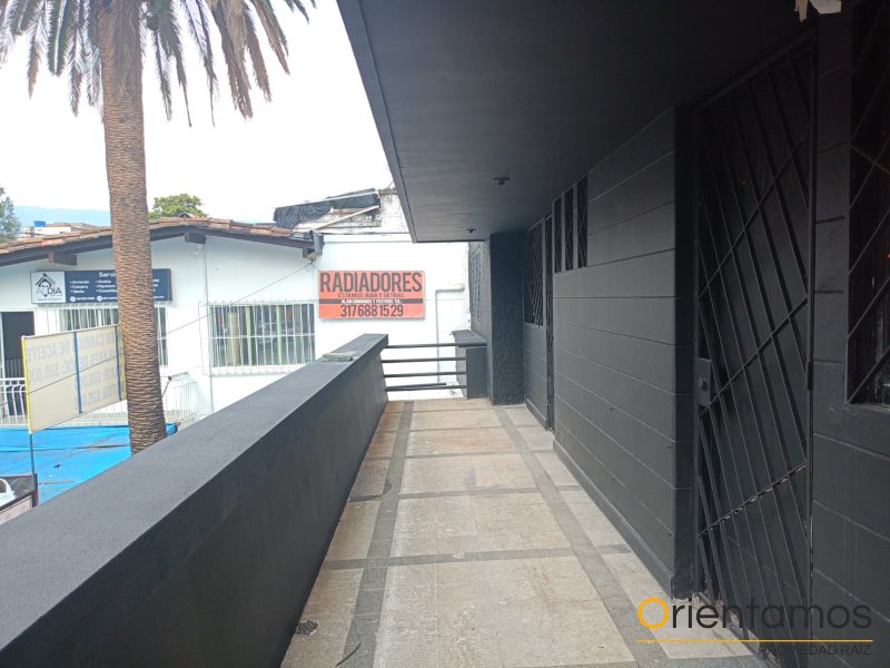 Casa-local disponible para el arriendo en Medellín el codigo es 20265 foto numero 2