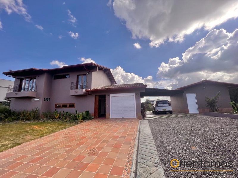 Casa disponible para el arriendo en Envigado el codigo es 19031 foto numero 4