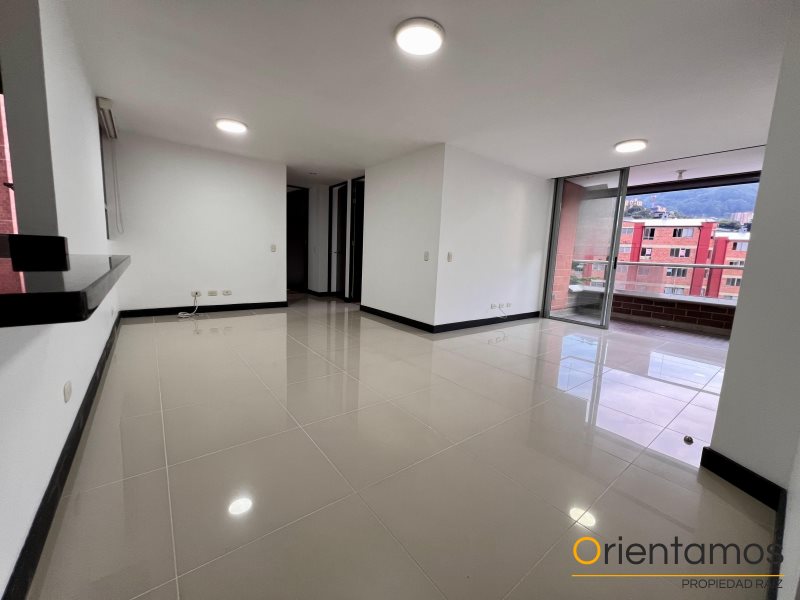 Apartamento disponible para el arriendo en Envigado el codigo es 20281 foto numero 2