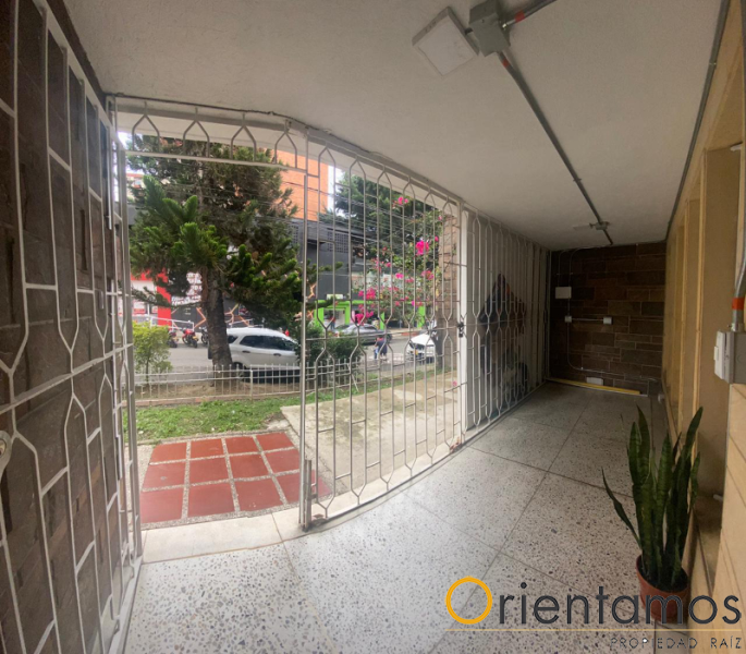 Casa-local disponible para el arriendo en Medellin el codigo es 17467 foto numero 16