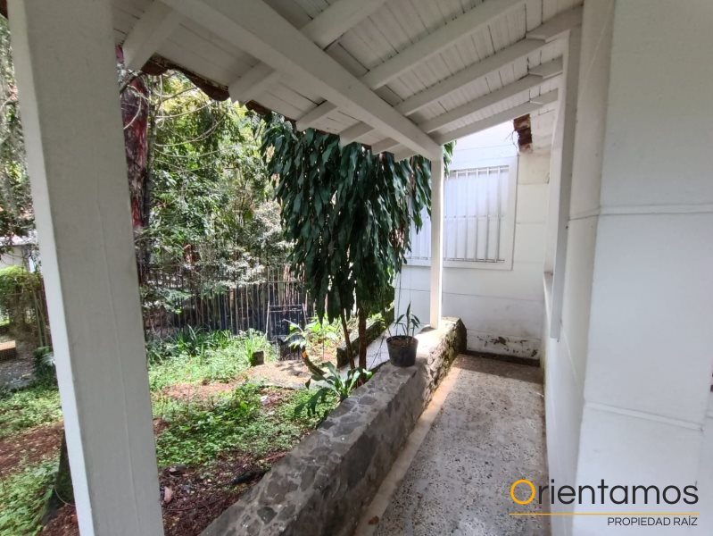 Casa-local disponible para el arriendo en Medellín el codigo es 5852 foto numero 24