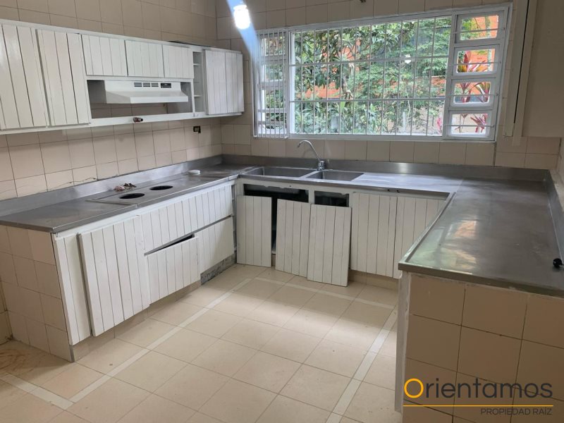 Casa disponible para el arriendo en Medellín el codigo es 18969 foto numero 12