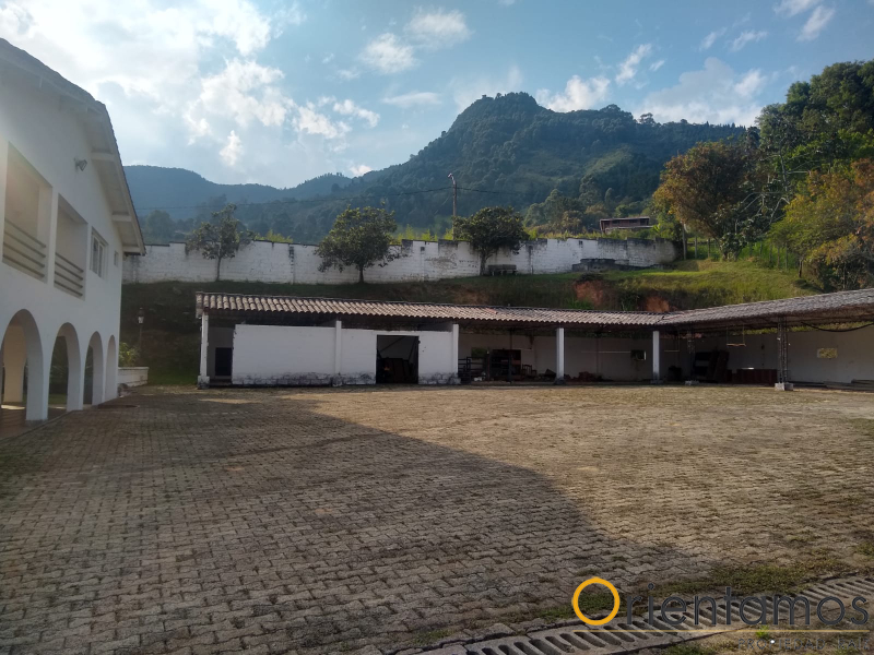 Casa para el arriendo en Medellín - Belen el codigo es 17208 foto numero 5