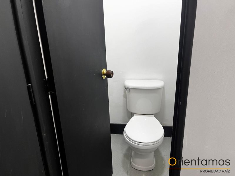 Oficina disponible para el arriendo en Medellín el codigo es 13863 foto numero 6