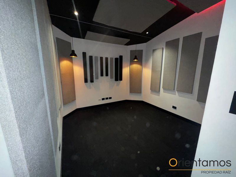 Casa-local disponible para el arriendo en Medellín el codigo es 5852 foto numero 17