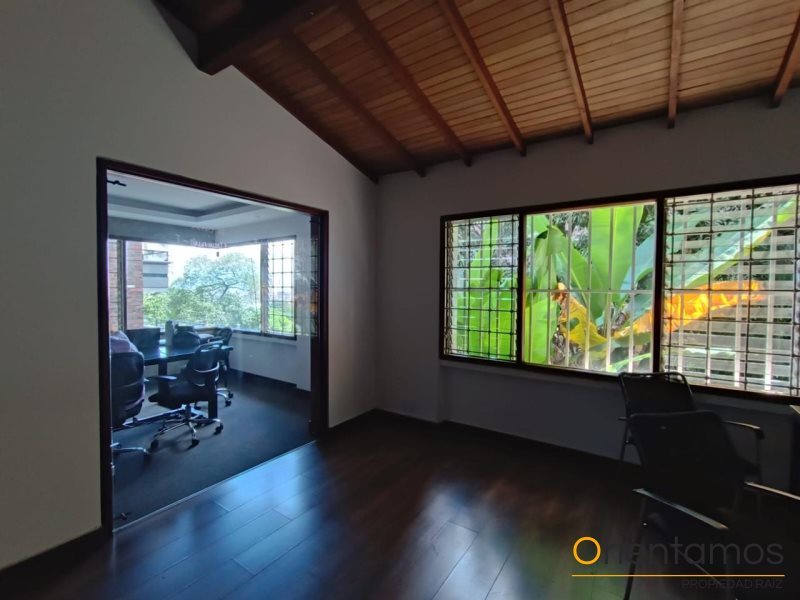 Casa-local disponible para el arriendo en Medellín el codigo es 5852 foto numero 4