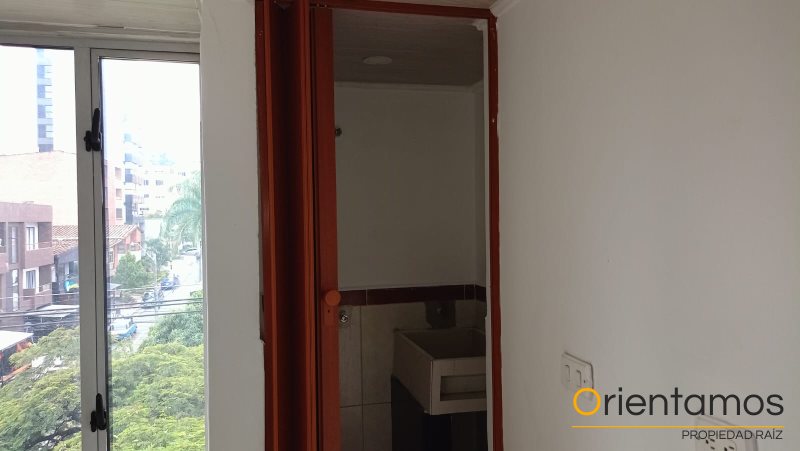 Oficina para el arriendo en Medellín - La 80 el codigo es 16584 foto numero 13