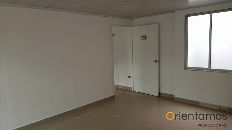 Oficina para el arriendo en Medellín - La 80 el codigo es 16584 foto numero 17