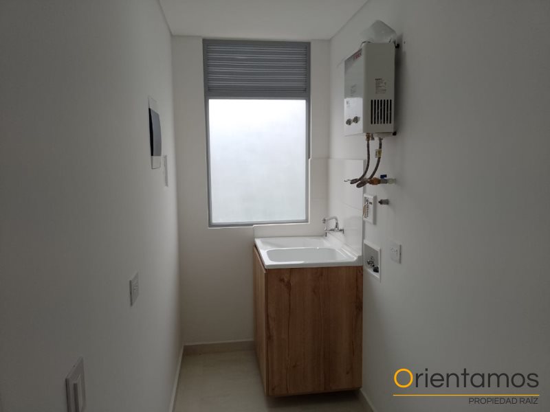 Apartamento disponible para el arriendo en Envigado el codigo es 19181 foto numero 4