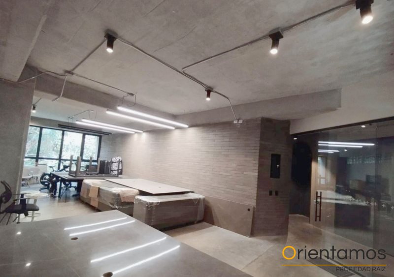 Oficina disponible para venta o arriendo en Envigado el codigo es 19829 foto numero 3