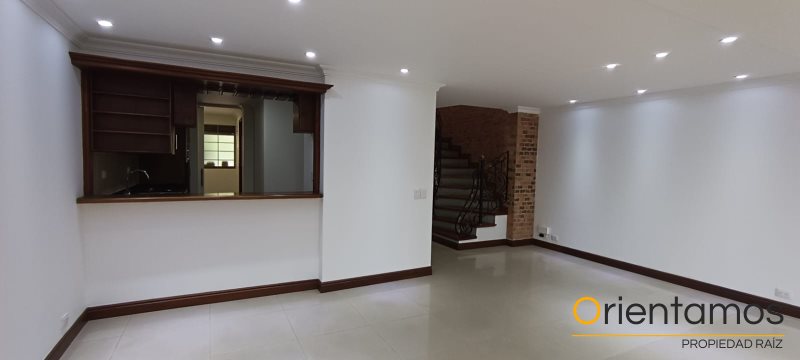 Casa disponible para el arriendo en Envigado el codigo es 19341 foto numero 3